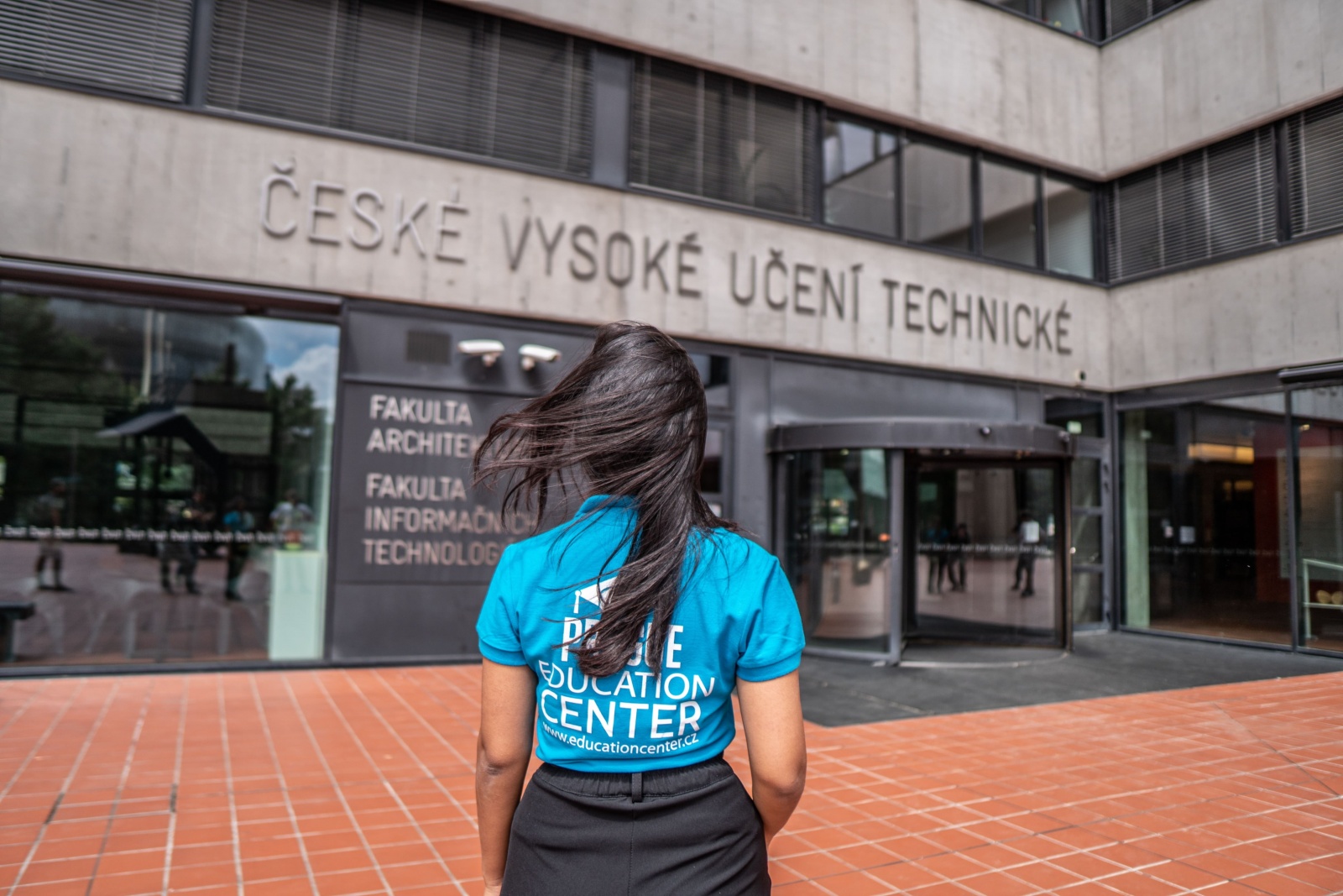 Пражский образовательный центр готовит к поступлению в университеты в Чехии
