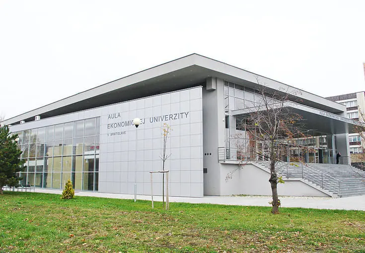 Экономический университет в Братиславе (словацк. Ekonomická univerzita v Bratislave) — старейший вуз экономической направленности в Словакии