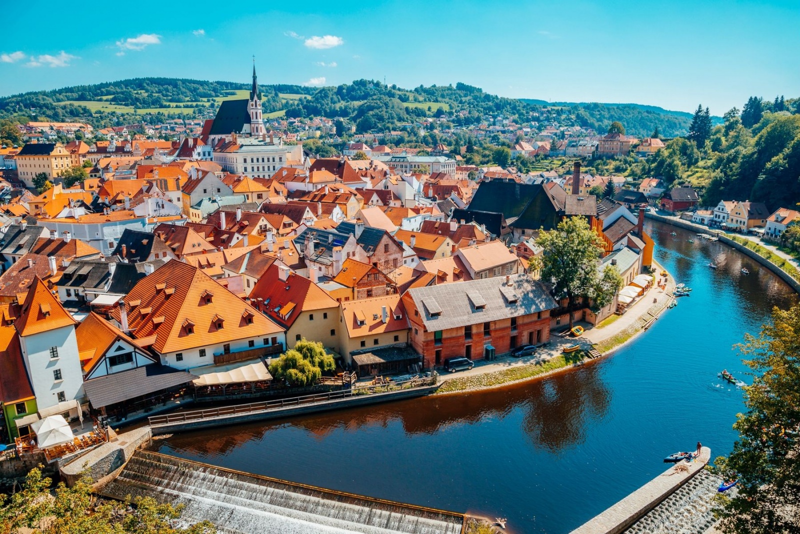 Чески Крумлов – чешский город с удивительной историей, расположенный в южной Богемии на берегу реки Влтава