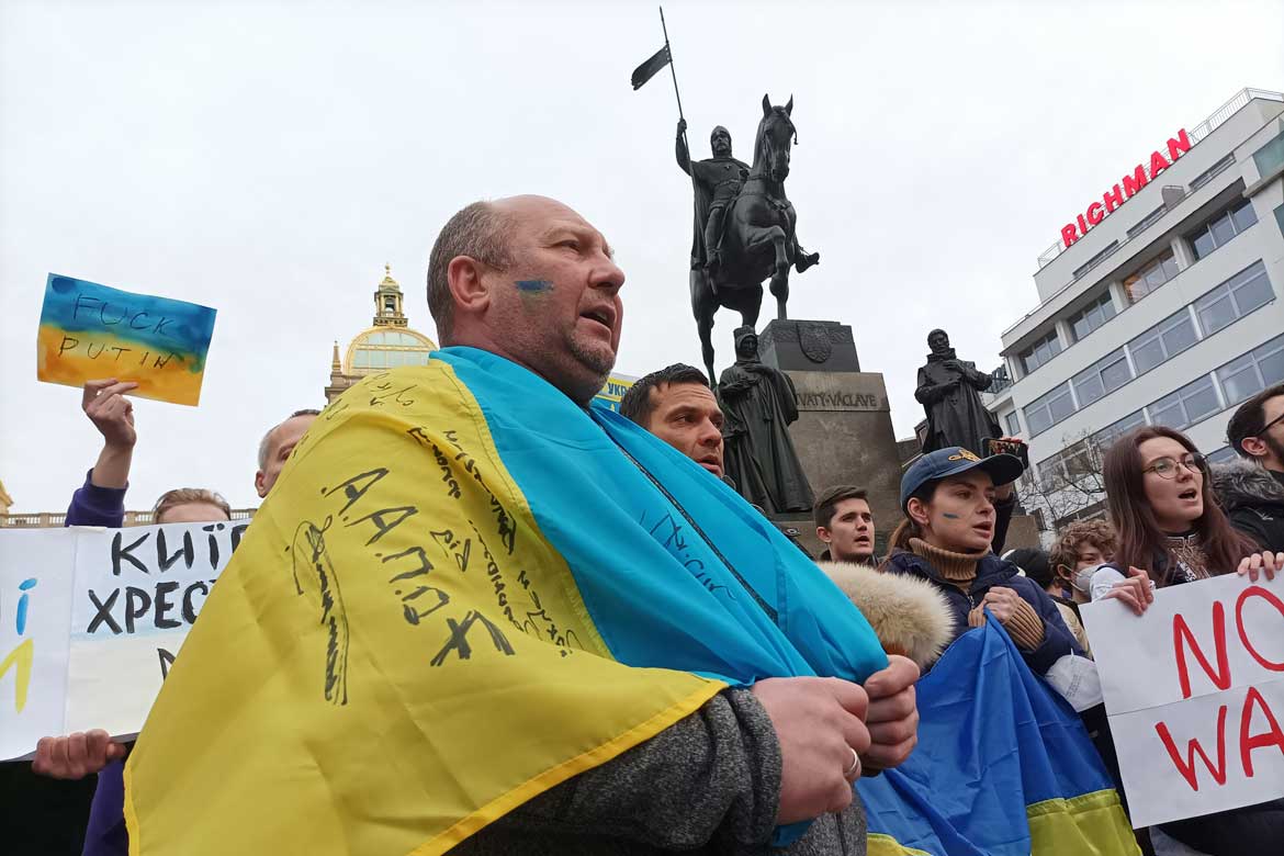 митинг в поддержку Украины в Праге