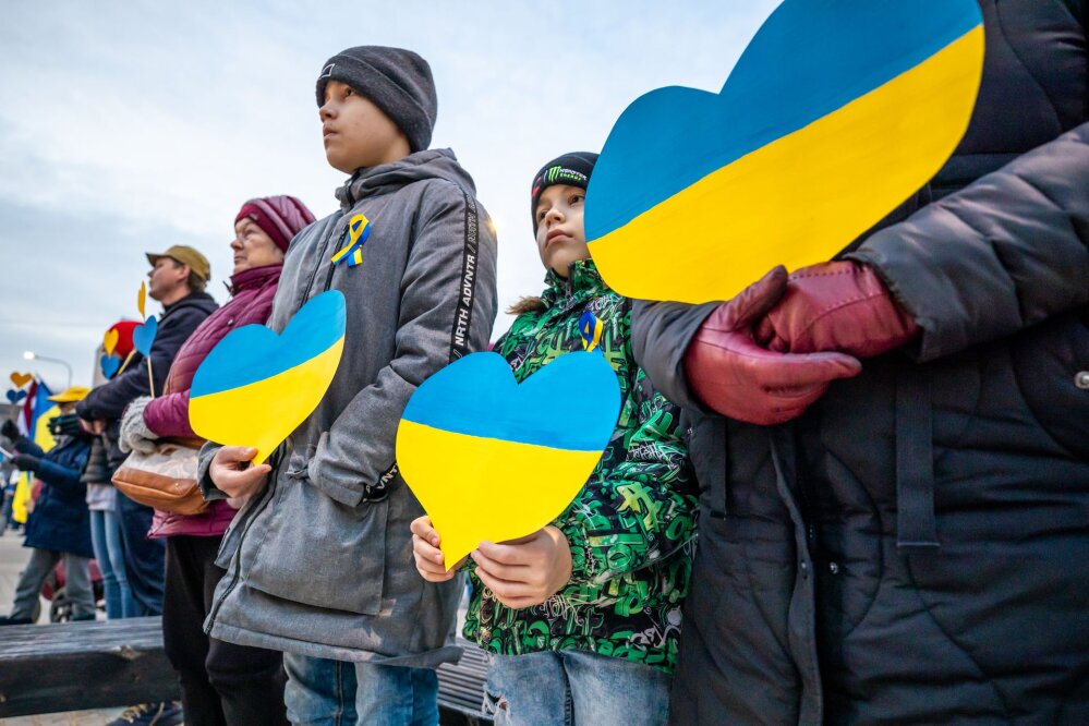 Большинство стран мира продолжают помогать беженцам из Украины и предоставляют убежища и социальные гарантии