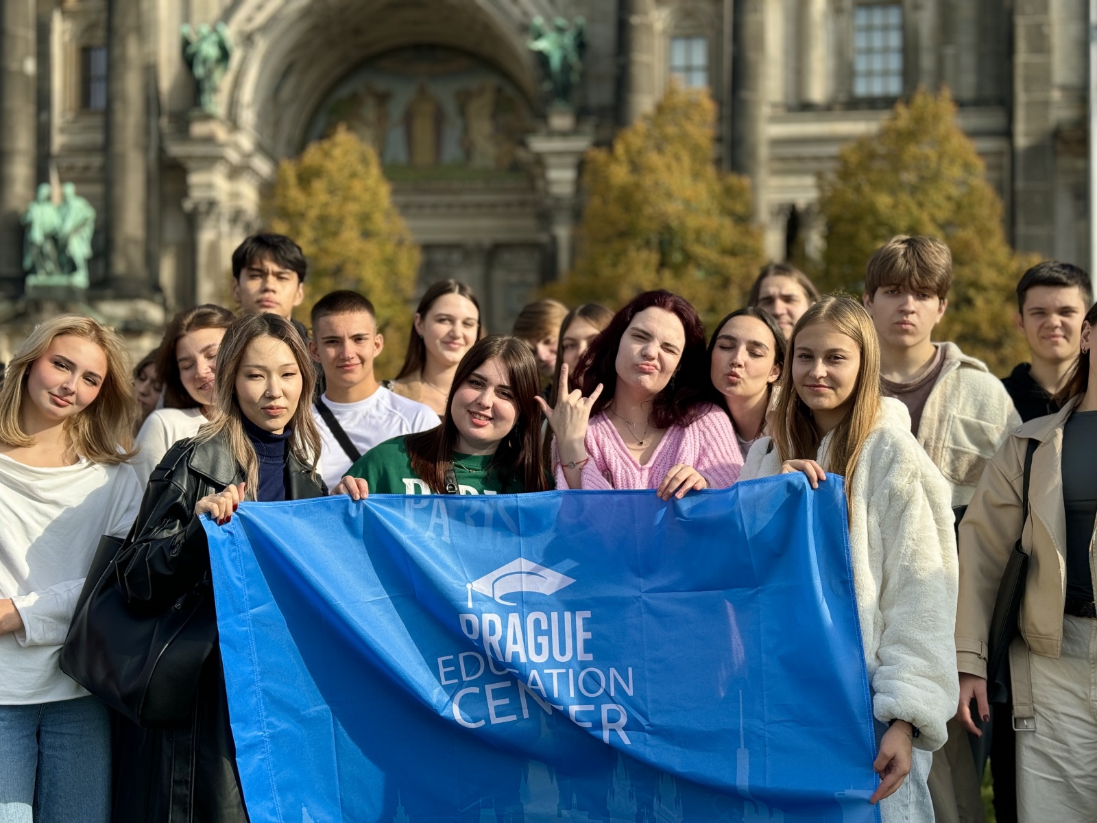 Архітектори в Чехії користуються великим попитом, оскільки країна переживає бум у будівельній галузі. Студенти, які здобувають архітектурну освіту в Чехії, можуть розраховувати на чудові можливості працевлаштування як у самій країні, так і за кордоном.